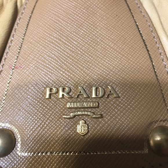 Prada ❤️❤️❤️Tan Leather Handbag - Picture 9 of 10